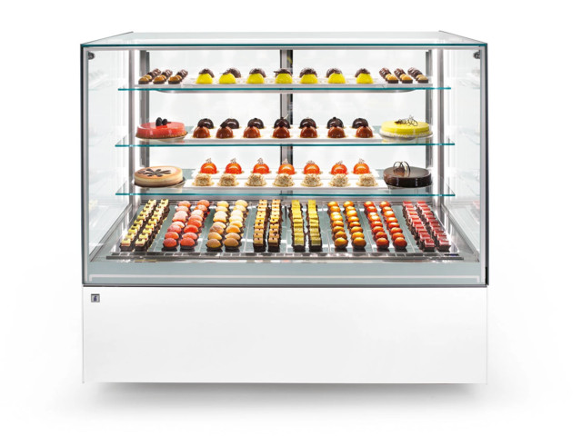 Витрина Lilium Pastry